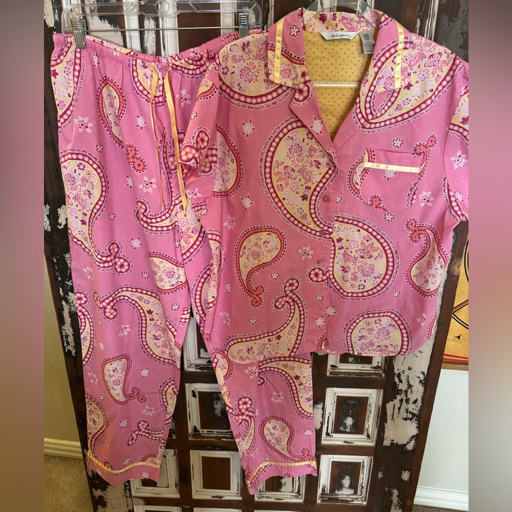 Delicates 2 pc pink paisley pajama set